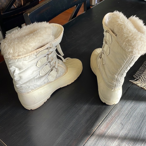 Vintage Ivory Sorel Snowboots size 7 - Picture 2 of 10